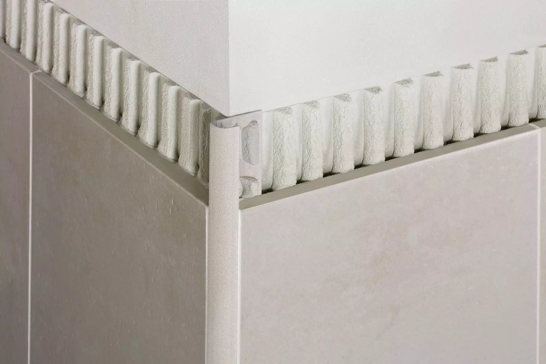 Perfil de remate lacado com relevo TRENDLINE Schlüter-RONDEC-TS alumínio